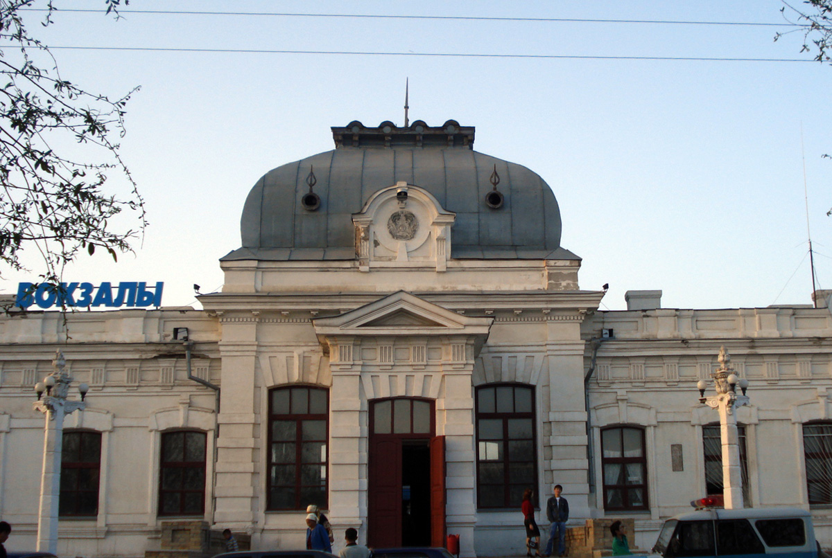 Айтеке би, Улица Айтеке би, ?