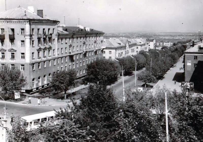 Ефремов, Улица Ленина, 22; Улица Ленина, 18 / Улица Лермонтова, 23; Улица Ленина, 26. Ефремов — Исторические и архивные фотографии