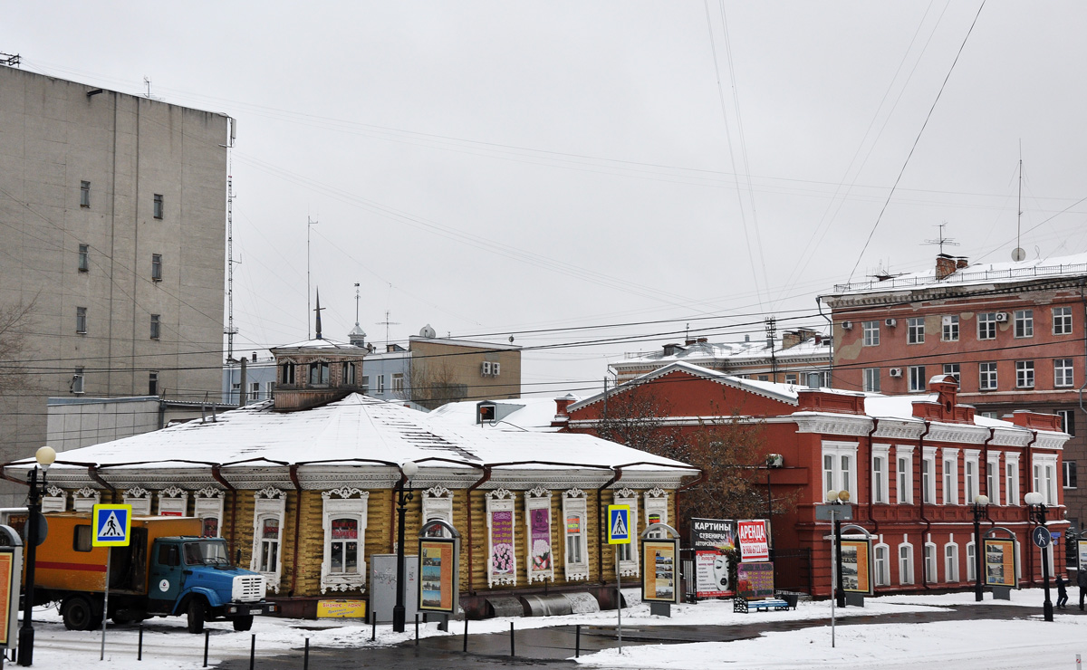 Омск, Тарская улица, 20; Тарская улица, 18