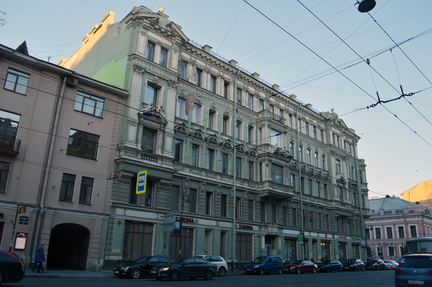 Санкт-Петербург, Литейный проспект, 12 / Фурштатская улица, 2-4