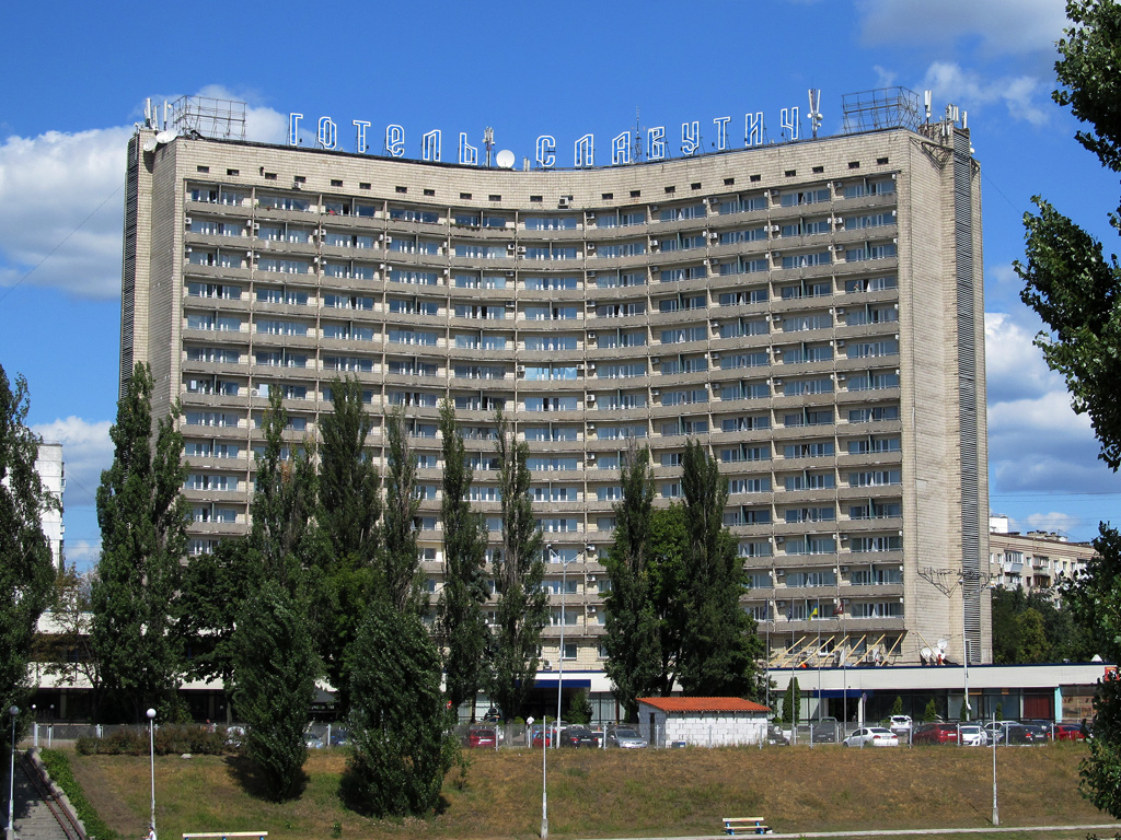 Киев, Улица Энтузиастов, 1