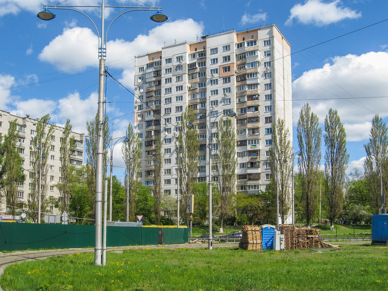 Киев, Улица Зодчих, 44
