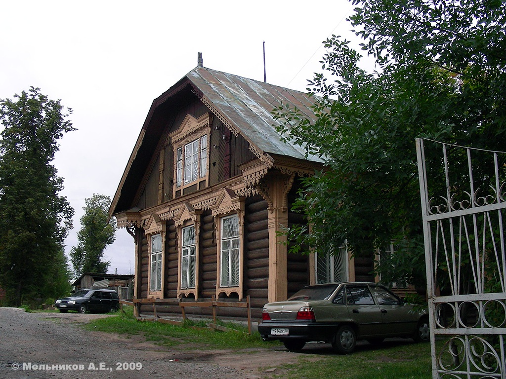 Углич, Ярославская улица, 9. Резные орнаменты (кроме наличников)