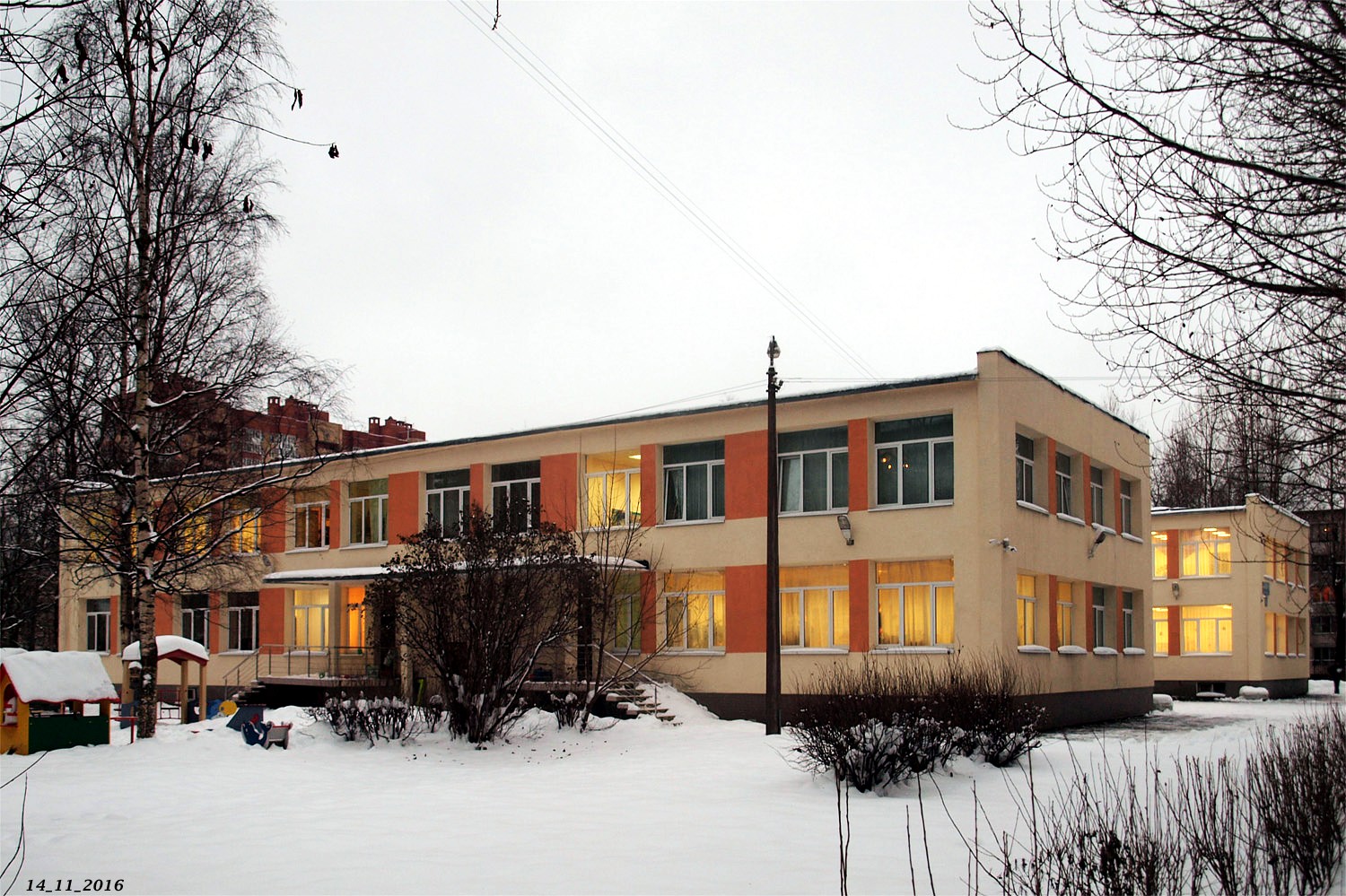 Санкт-Петербург, Улица Антонова-Овсеенко, 15