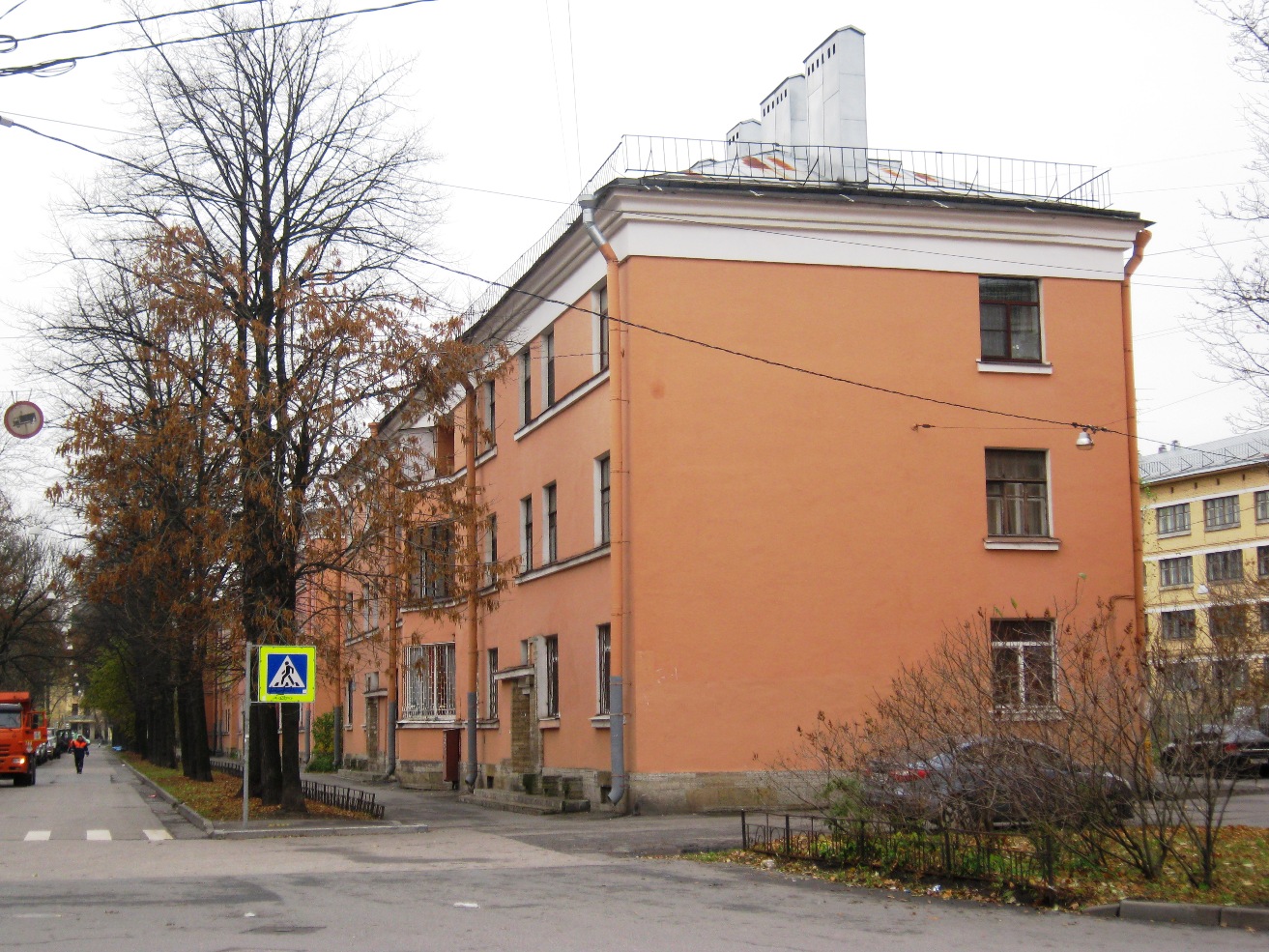 Petersburg, Тракторная улица, 10