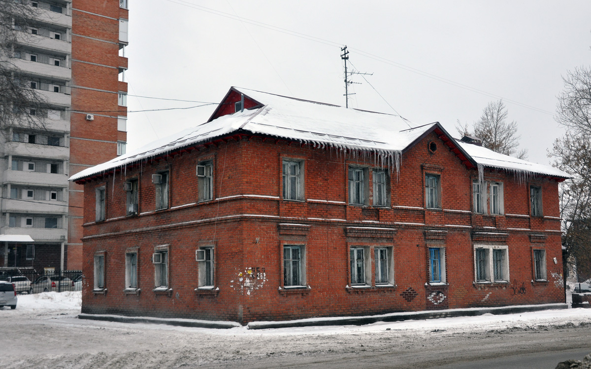 Омск, Улица 20 лет РККА, 252