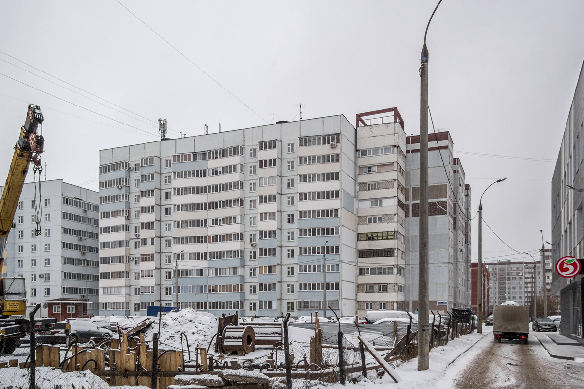 Казань, Чистопольская улица, 39; Чистопольская улица, 37