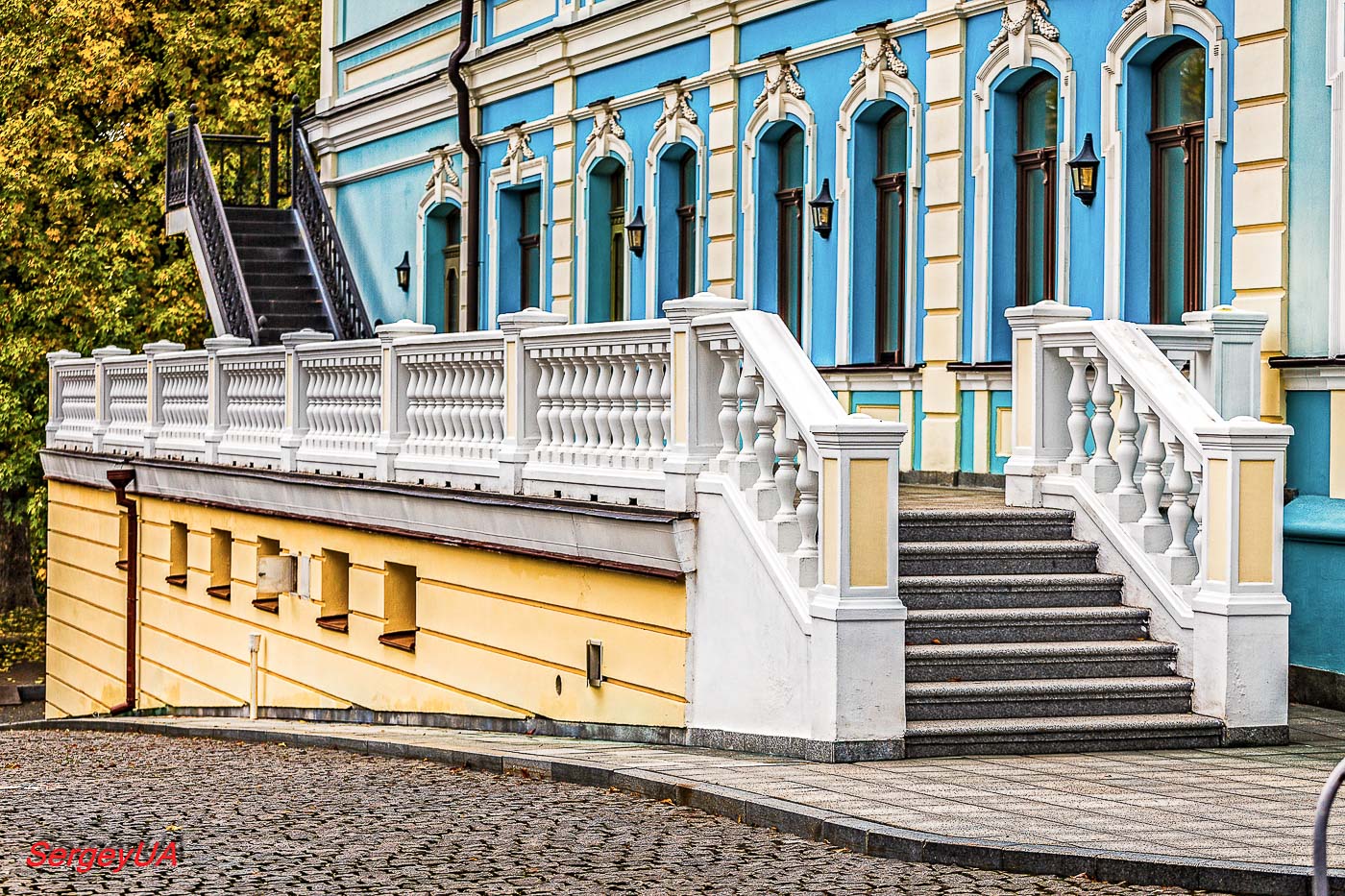 Киев, Институтская улица, 7