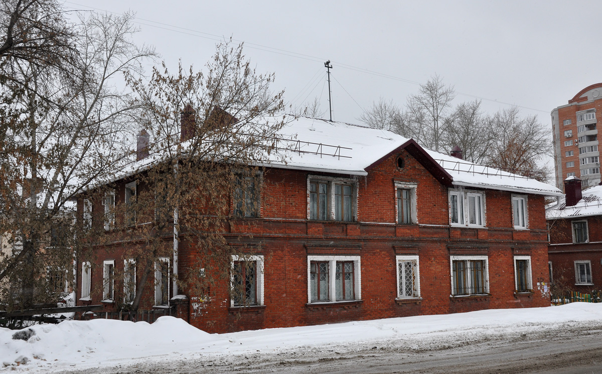 Omsk, Улица 20 лет РККА, 244