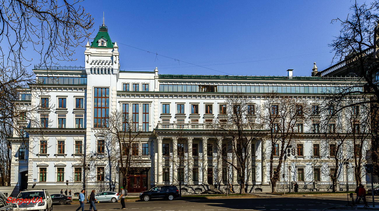 Киев, Институтская улица, 9