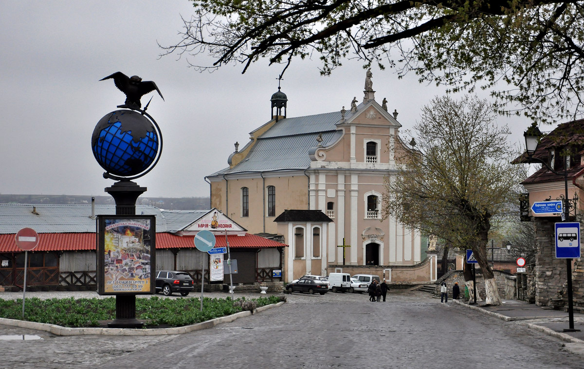 Каменец-Подольский, Старобульварная улица, 1А; Площадь Польский Рынок, 2