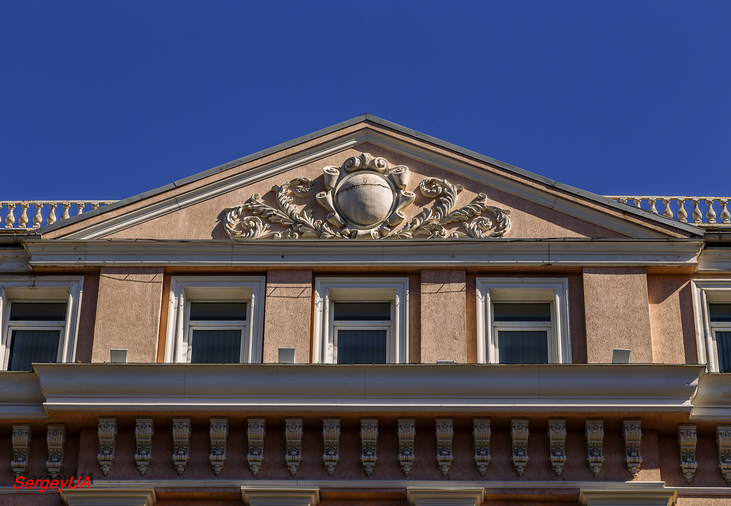 Киев, Улица Институтская, 21 / Липская улица, 8