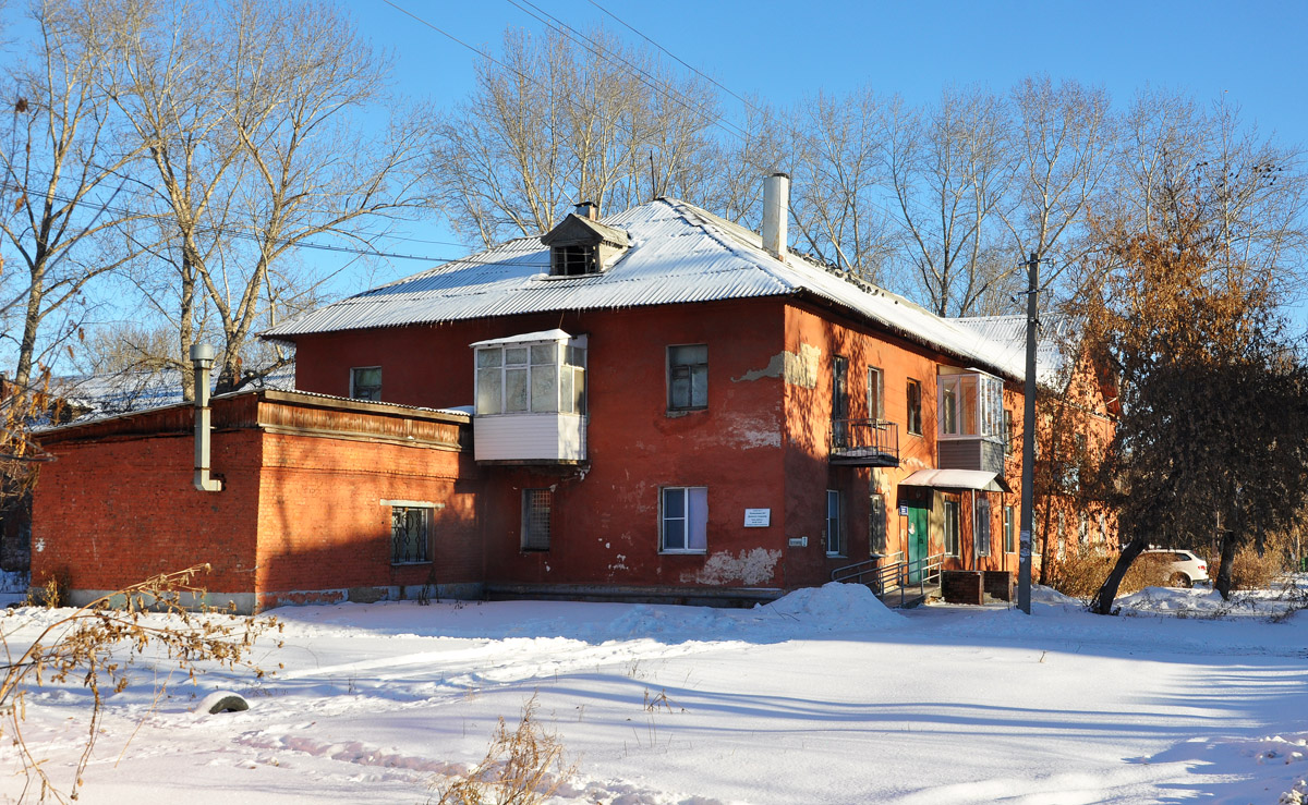 Омск, Краснознамённая улица, 2 Омск, Краснознамённая улица, 2