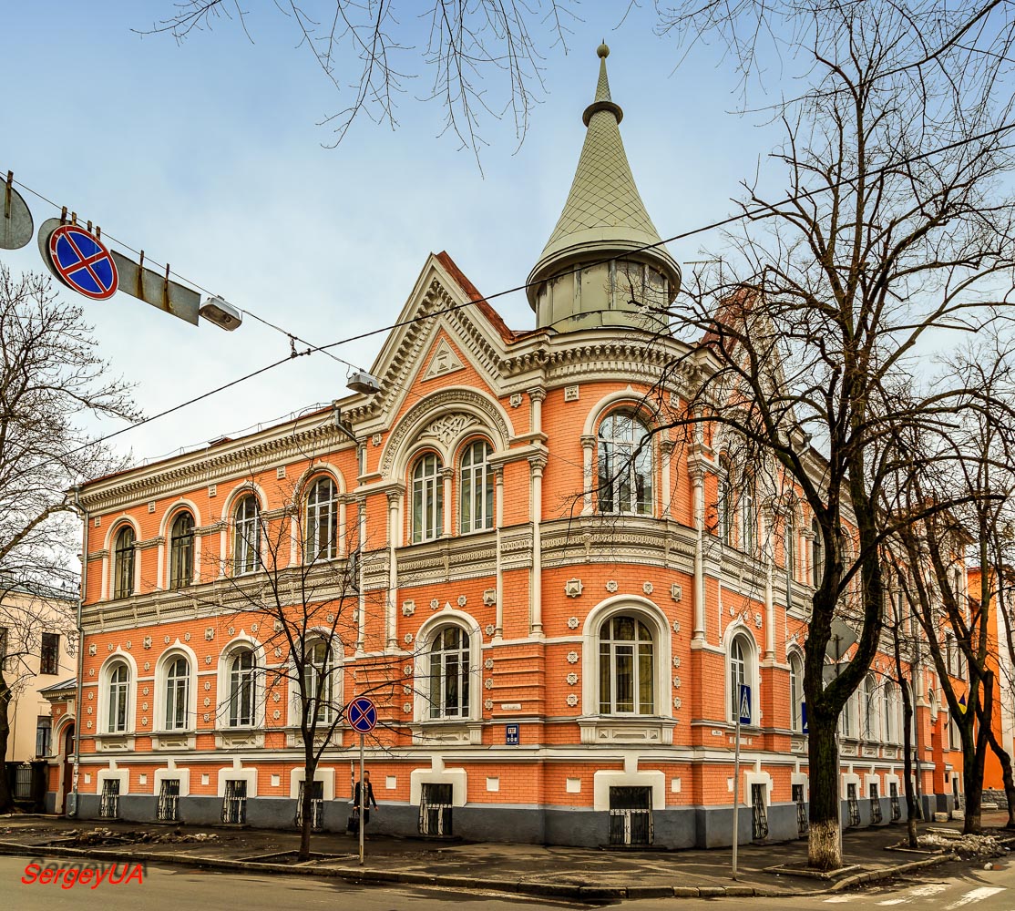 Киев, Липская улица, 18 / Улица Филиппа Орлика, 5