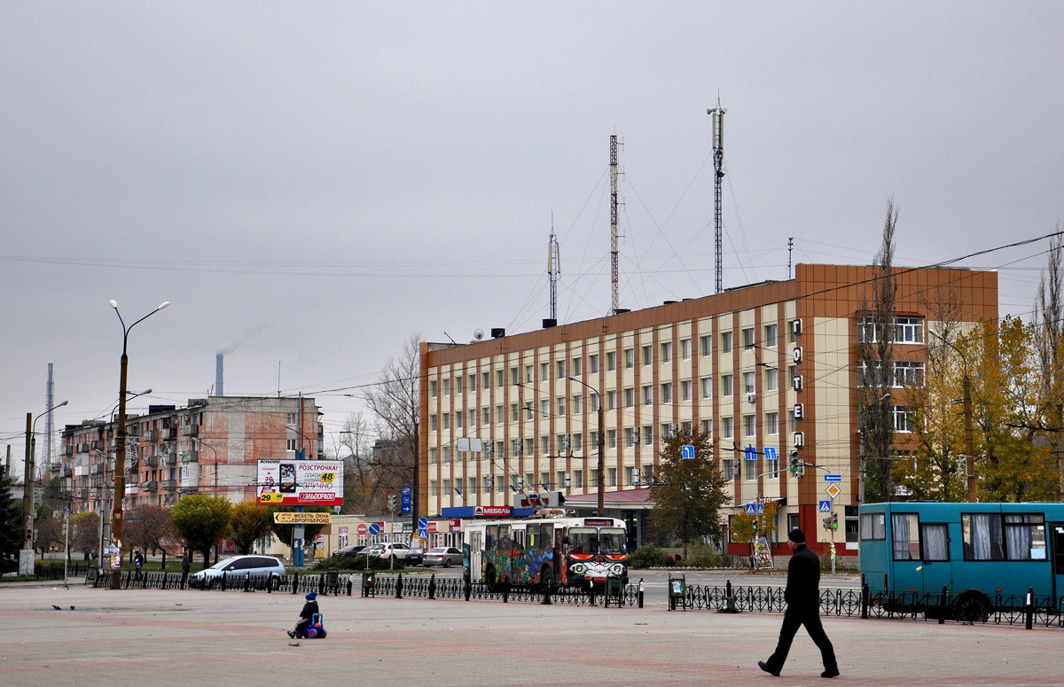 Северодонецк, Гвардейский проспект, 13; Гвардейский проспект, 11
