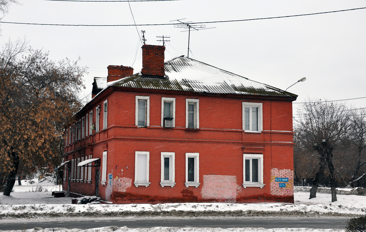 Omsk, Улица 20-я линия, 175 / Улица Масленникова, 201