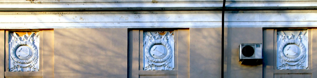 Кохтла-Ярве, Keskallee, 1. Монументальное искусство (мозаики, росписи, барельефы, сграфито)