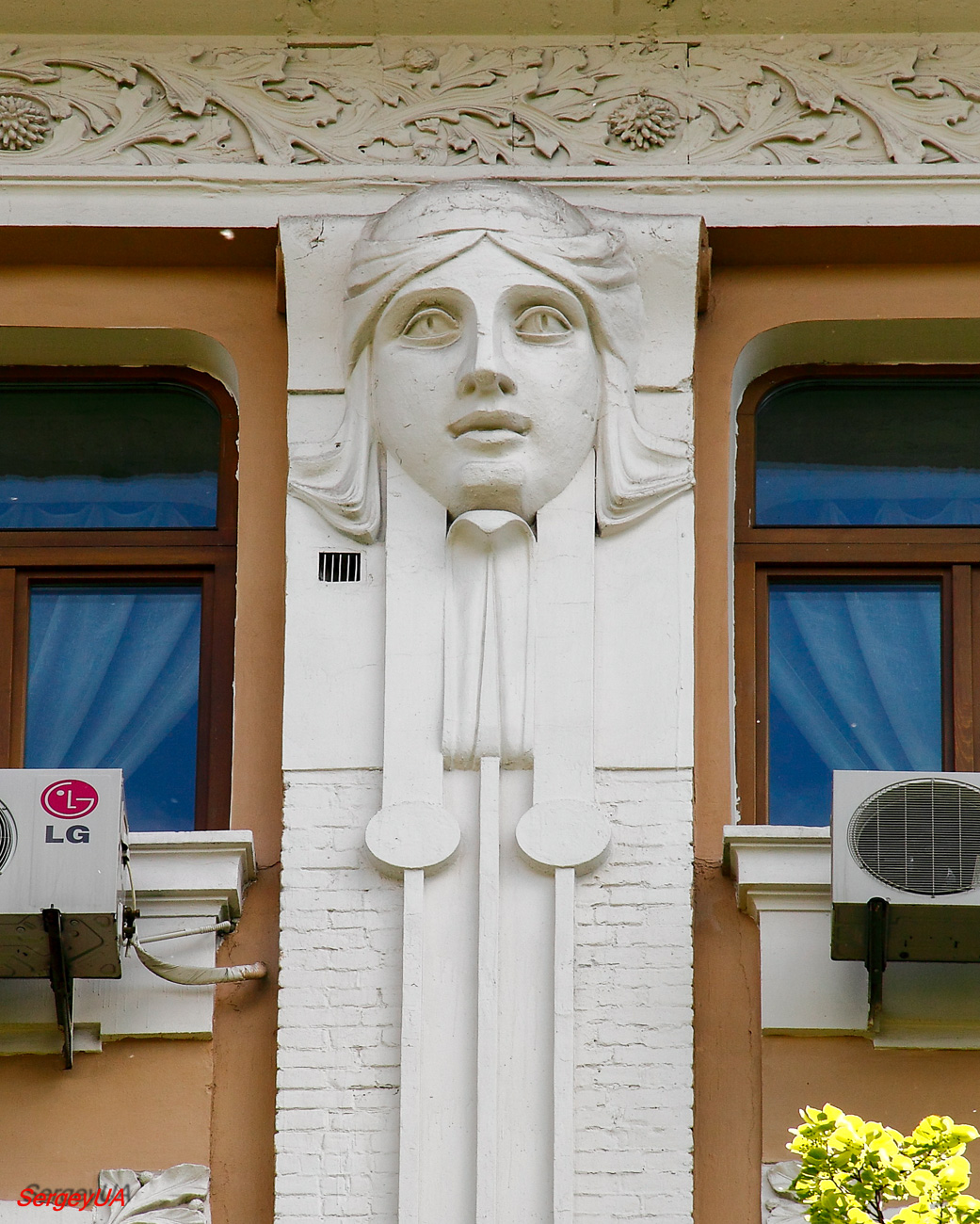 Киев, Улица Заньковецкой, 7