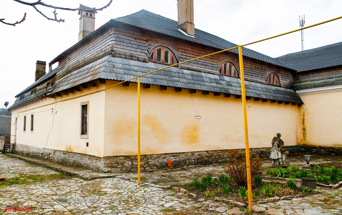 Каменец-Подольский, Пятницкая улица, 9