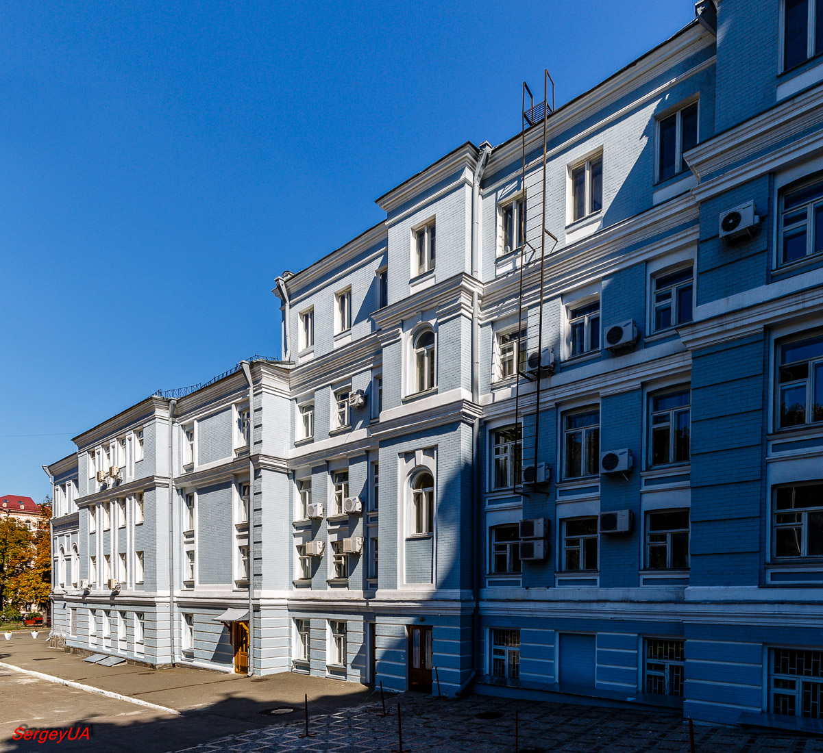 Киев, Площадь Ивана Франко, 3