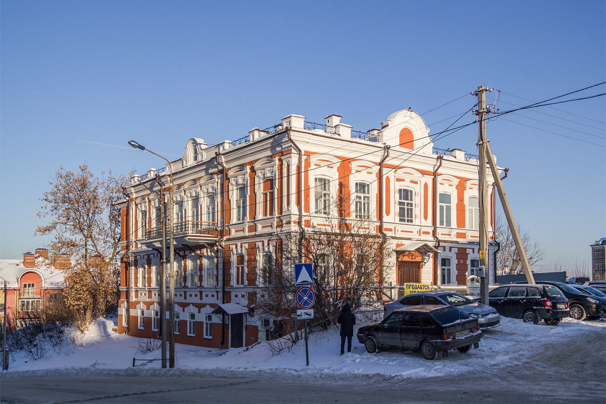 Казань, Улица Япеева, 18 / Нагорная улица, 35