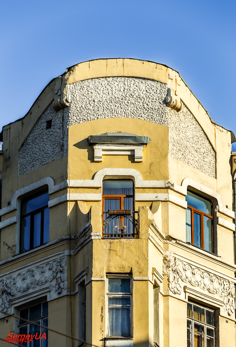 Kyiv, Большая Васильковская улица, 43 / Улица Саксаганского, 16