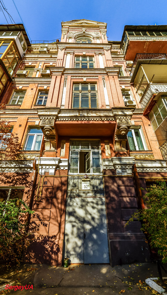 Киев, Большая Васильковская улица, 32Б