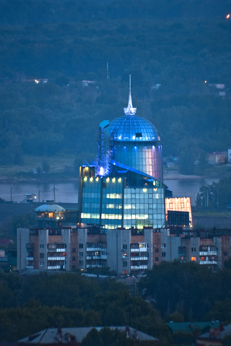 Самара, Комсомольская площадь, 1; Спортивная улица, 1