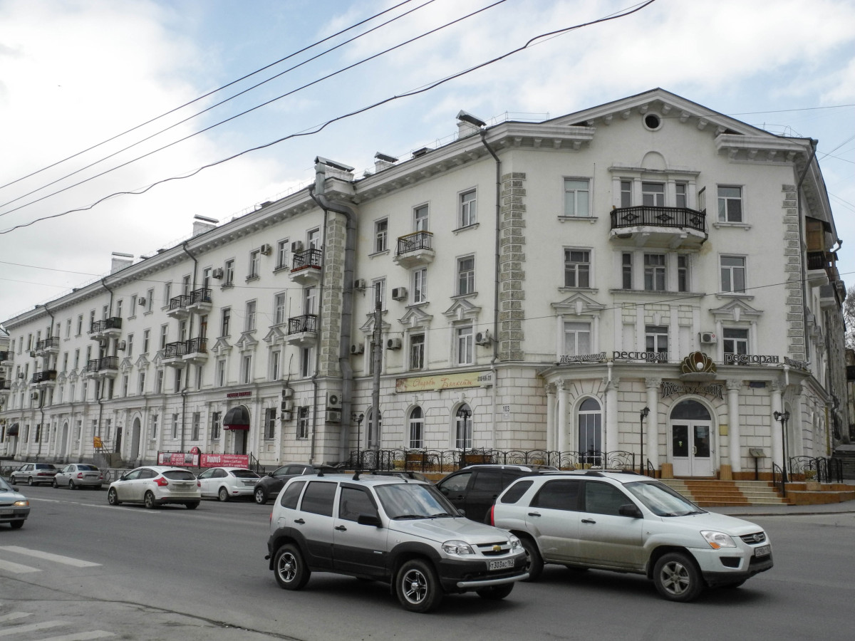Самара, Улица Максима Горького, 103 / Улица Венцека, 2