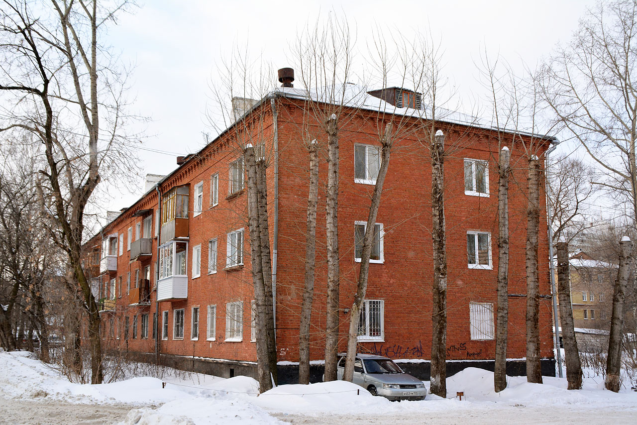 Perm, Улица Танкистов, 64