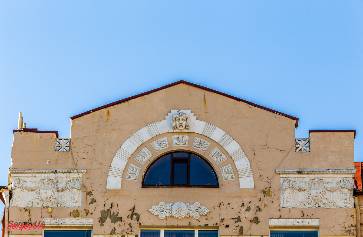 Киев, Улица Антоновича, 10А