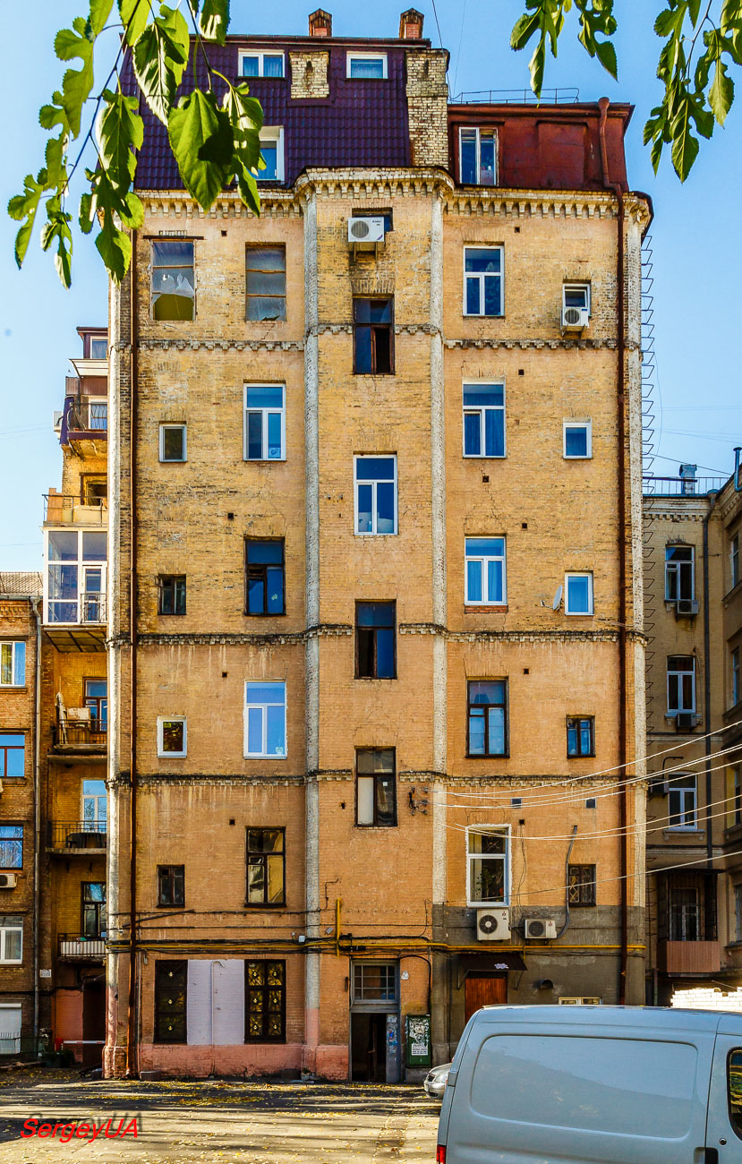 Киев, Улица Антоновича, 17А