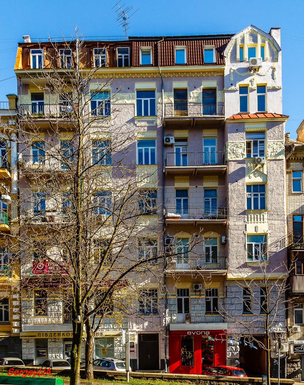 Киев, Улица Антоновича, 17А