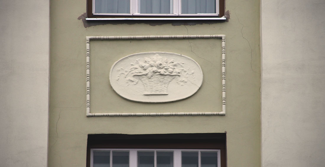 Tallinn, Müürivahe, 14-16 / Suur-Karja, 18 / Vabaduse väljak, 2