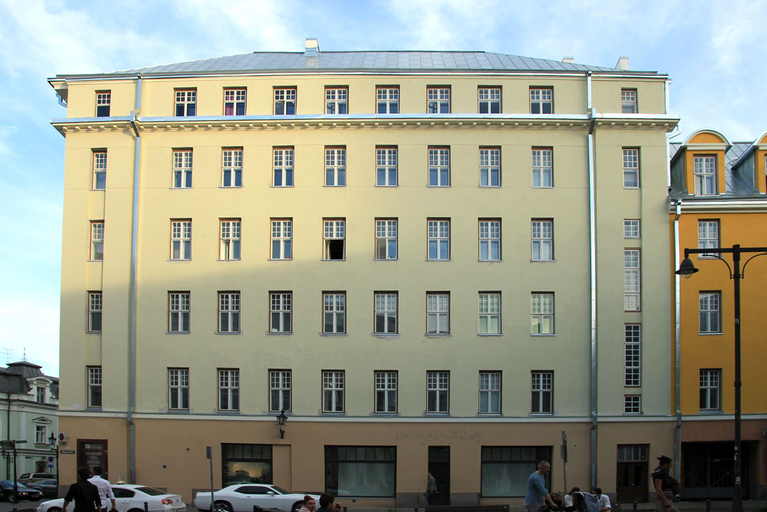 Таллин, Müürivahe, 14-16 / Suur-Karja, 18 / Vabaduse väljak, 2