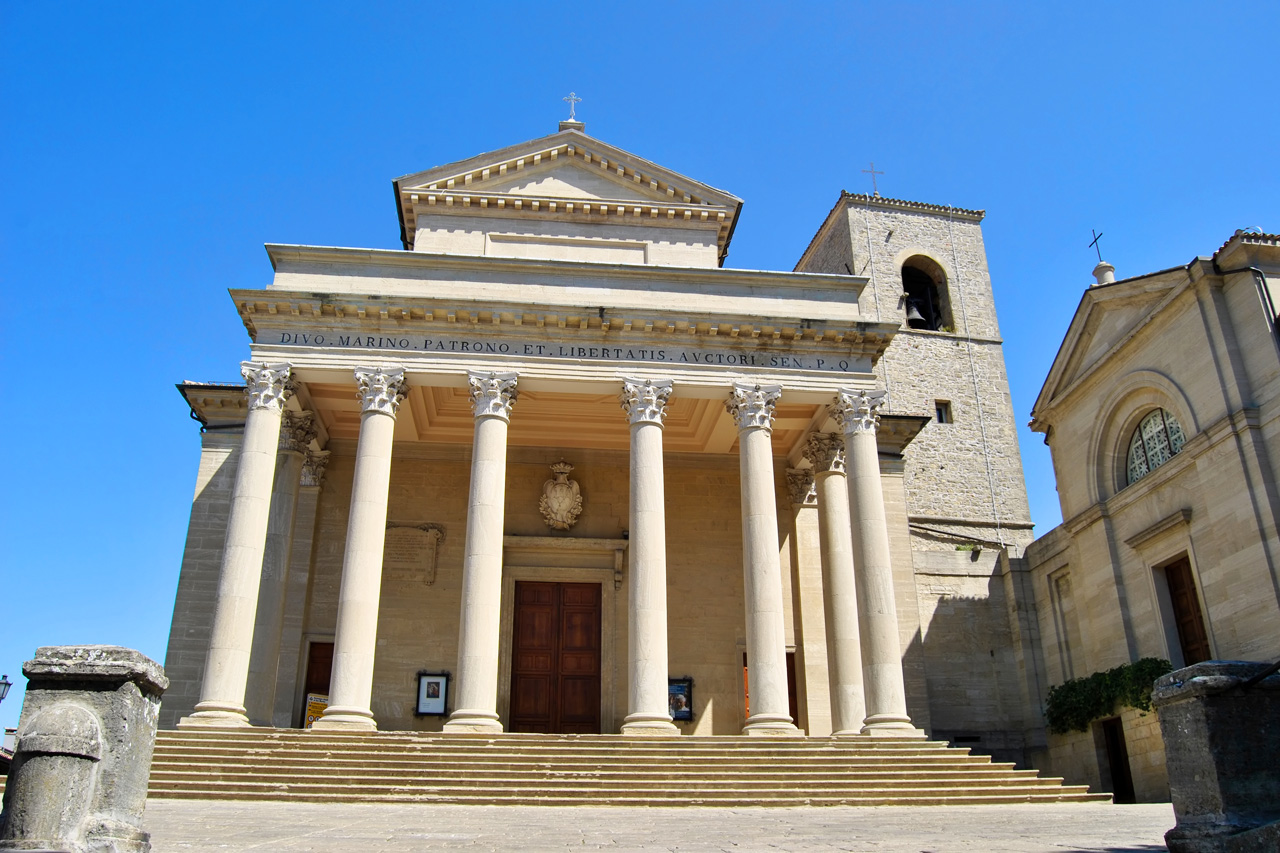 Сан-Марино, Piazzale Plebis Domus