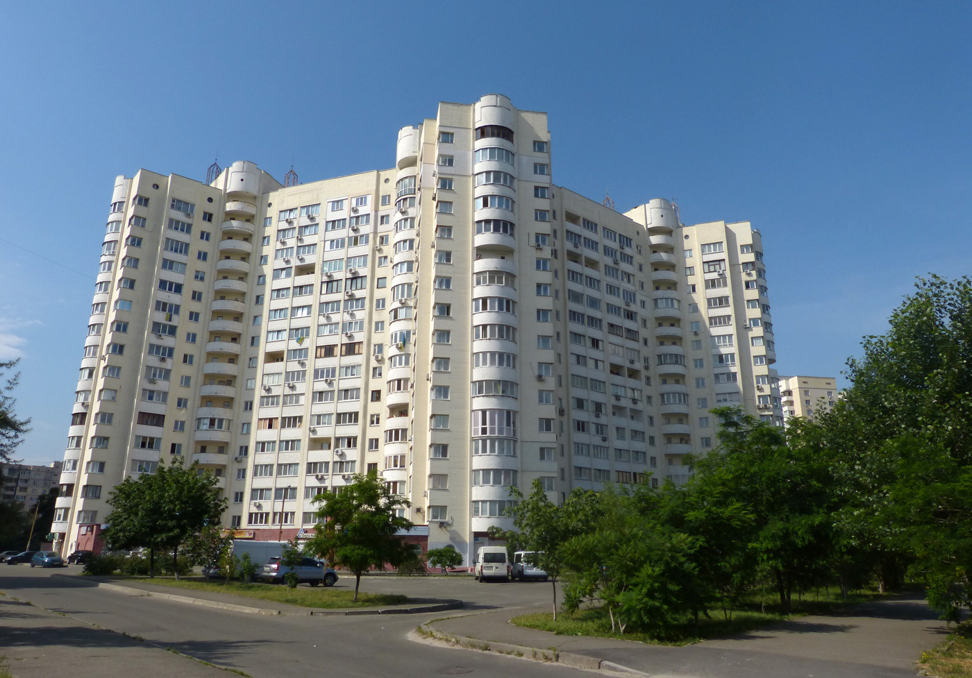 Киев, Проспект Николая Бажана, 24 / Улица Ларисы Руденко, 1