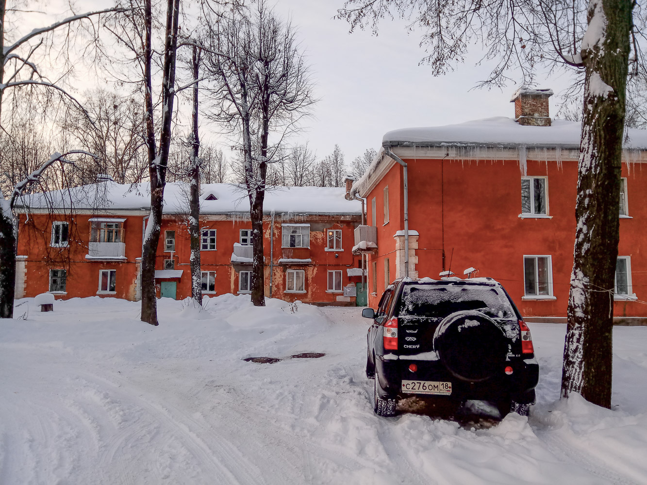 Глазов, Улица Тани Барамзиной, 53 / Улица Мира, 1