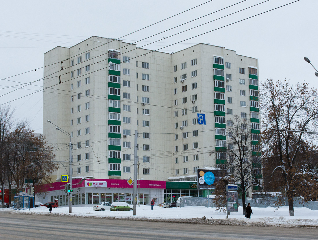 Уфа, Проспект Октября, 135 / Улица Чудинова, 18