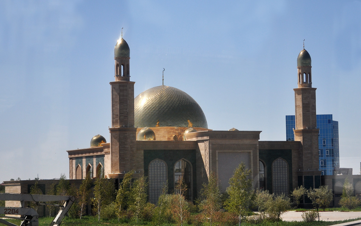 Астана, Проспект Кабанбай батыра, 38