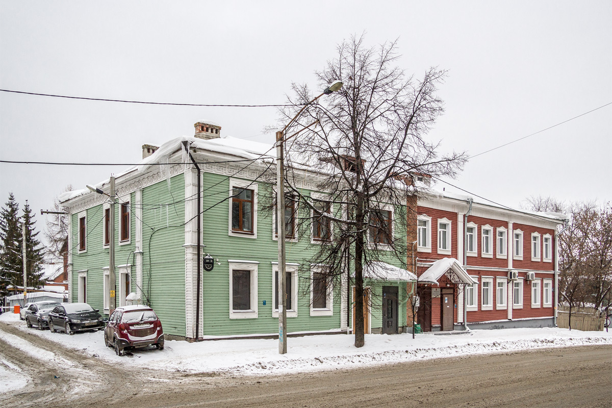 Casáin, Улица Ульянова-Ленина, 44; Улица Ульянова-Ленина, 42