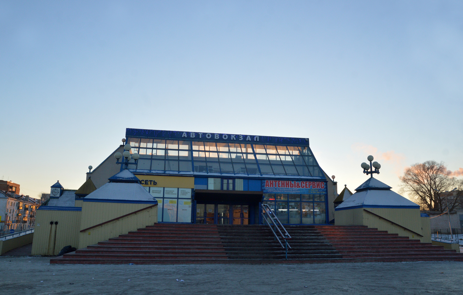 Великий Новгород, Октябрьская улица, 1