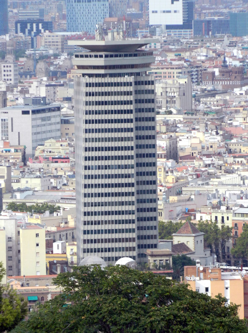 Барселона, Avinguda Atarazanas, 6-8