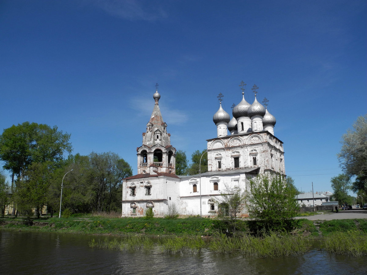 Вологда, Набережная 6-й Армии, 105 / Улица Энгельса, 1
