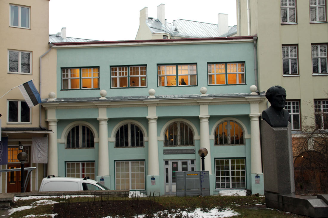 Tallinn, Müürivahe, 14-16 / Suur-Karja, 18 / Vabaduse väljak, 2