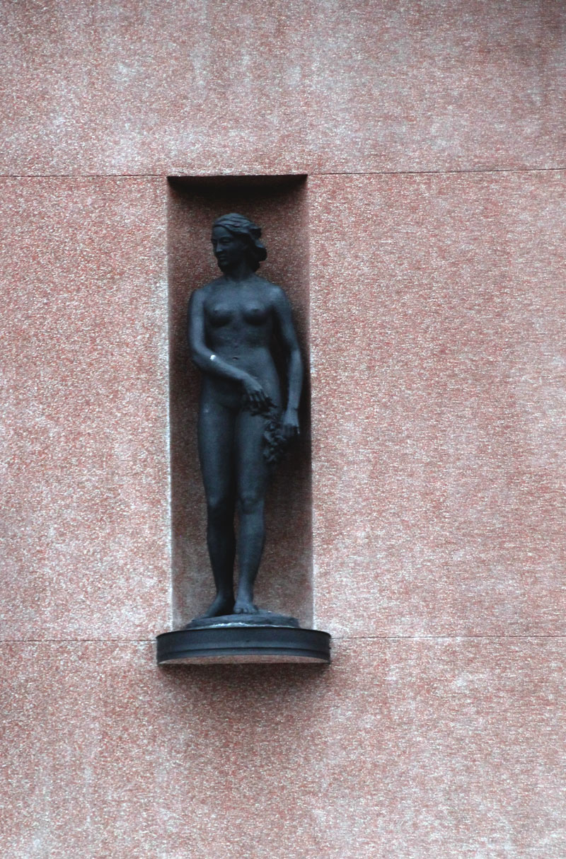 Таллин, Vabaduse väljak, 8