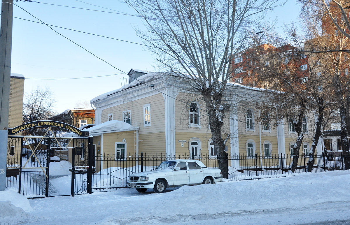 Omsk, Улица маршала Жукова, 53 / Почтовая улица, 31
