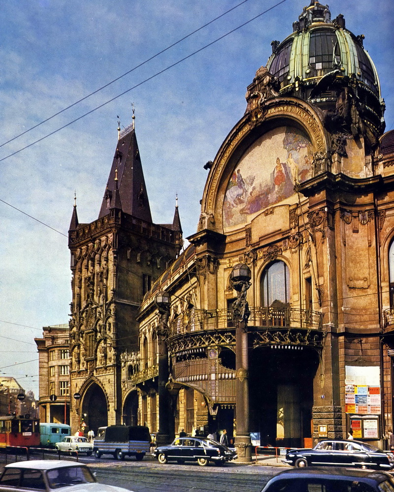 Прага, U Obecního domu, 2 / Náměstí Republiky, 5 / U Prašné brány, 2; Celetná, ?