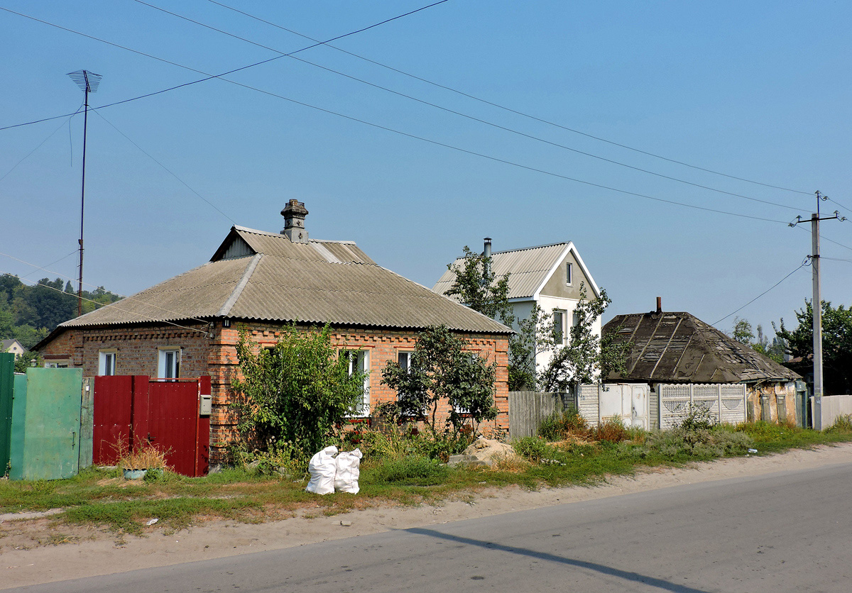 Чугуев, Осиновская улица, 13; Осиновская улица, 11