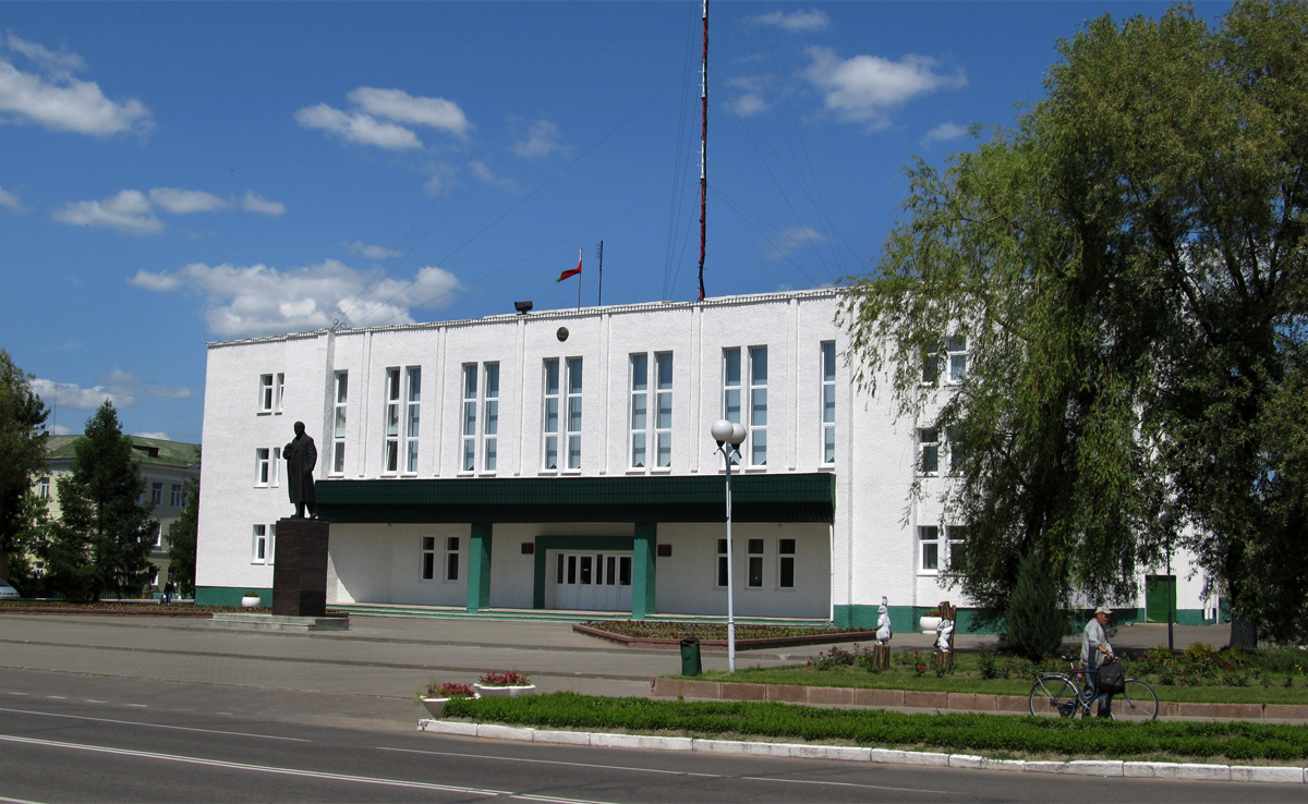 Любань, Первомайская улица, 24